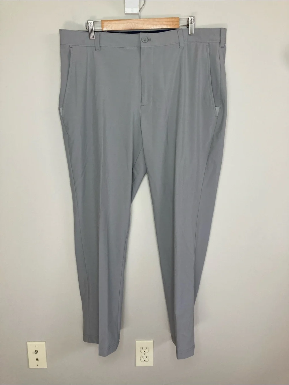 IZOD Golf 38x30 Men's Classic Light Gray Dress Pants Tailored Comfort